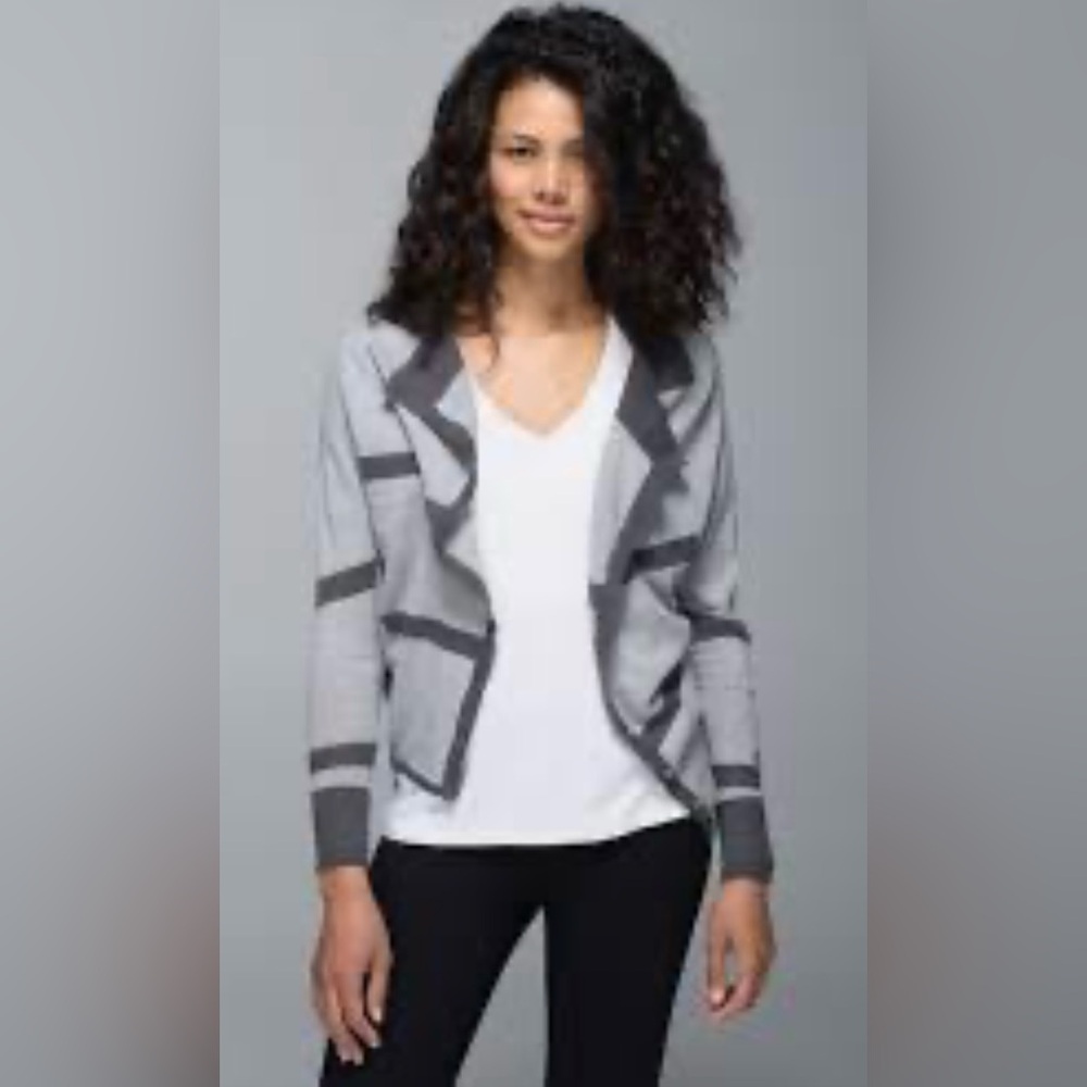 Lululemon after class cardigan size 6 in heathered grey